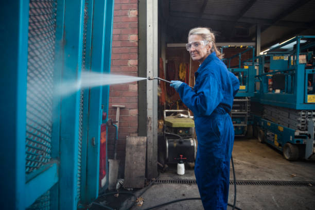 Best Factory Floor Cleaning  in Lochmoor Waterway Estates, FL